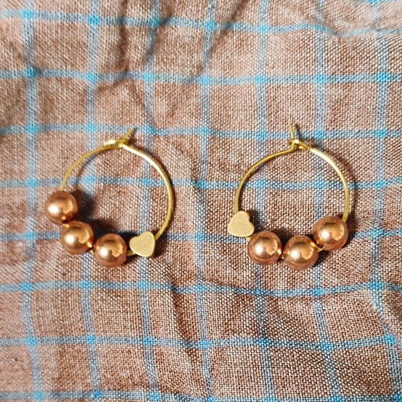 Dainty Two Tone Heart Hoop Earrings - Picture 3 of 3